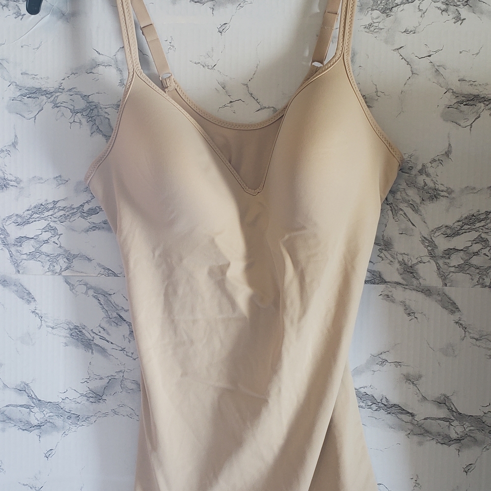 Maidenform‎ Cream Top